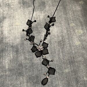 Elegant Black Floral Necklace